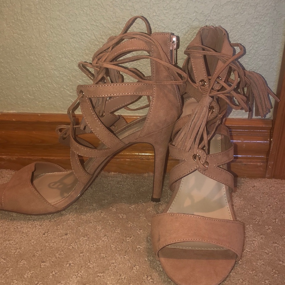 Forever 21 wrap heels in size 7.5